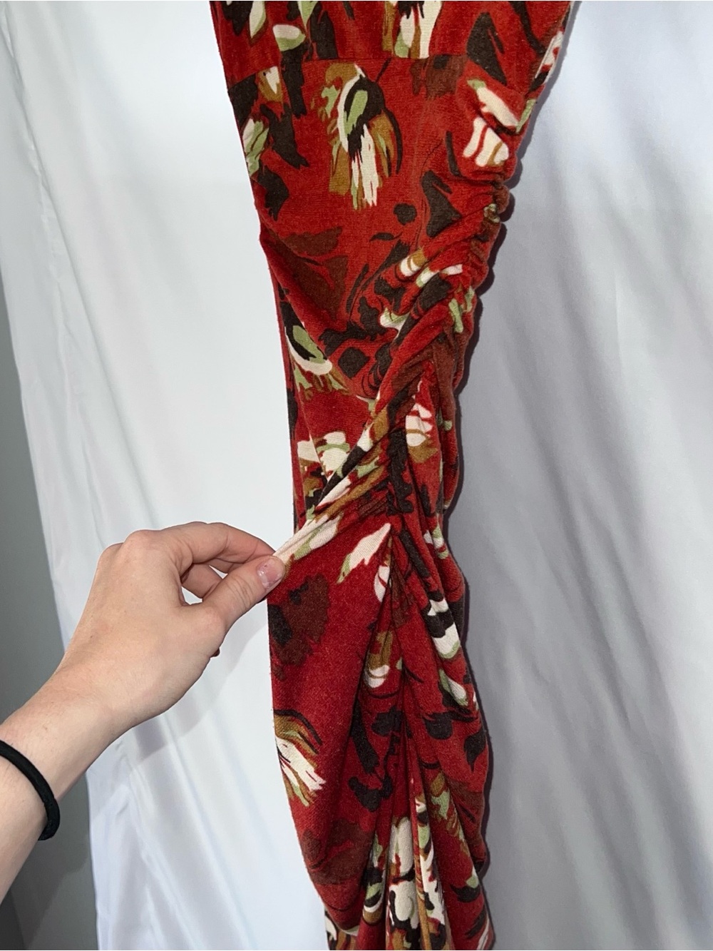 Cache Red Floral Dress with V-Neck - Picture 6 of 14